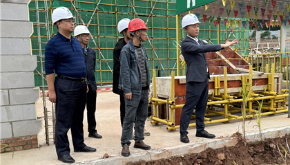 向誠(chéng)、石鎮(zhèn)槐暗訪工程項(xiàng)目建設(shè)和企業(yè)運(yùn)營(yíng)管理工作
